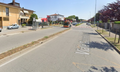 Si scontra con la macchina contro una moto, motociclista 31enne in Ospedale