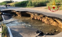 Crolla tratto di provinciale a Torrevecchia Pia, due donne salve per miracolo