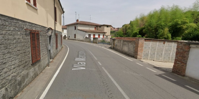 Violento scontro tra due auto all’ingresso del paese, 4 persone coinvolte