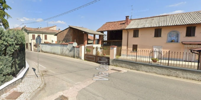 Motociclista e ciclista si scontrano all’incrocio, in Ospedale in elisoccorso