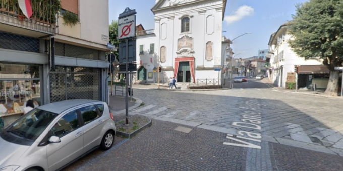 Donna e bambino investiti da un furgone, 66enne in Ospedale per trauma cranico