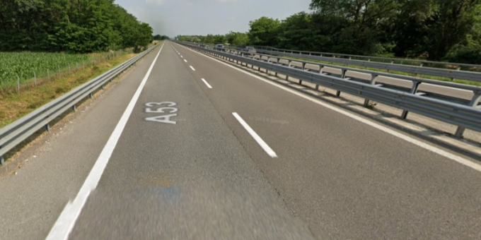 Violento scontro tra furgone e auto, due i feriti accompagnati in Ospedale