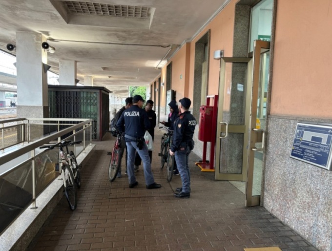 Beccato in possesso di sostanze stupefacenti, espulso dal territorio nazionale