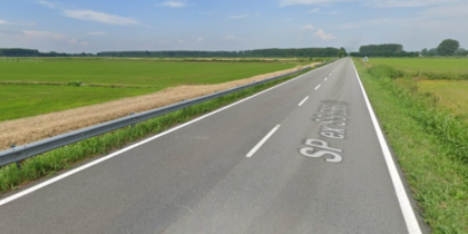 Auto travolge due giovani in bici, richiesto l’intervento dell’elisoccorso