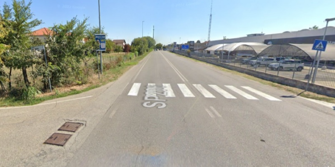 Schianto tra auto e moto sulla Sp206, motociclista 30enne finisce in ospedale
