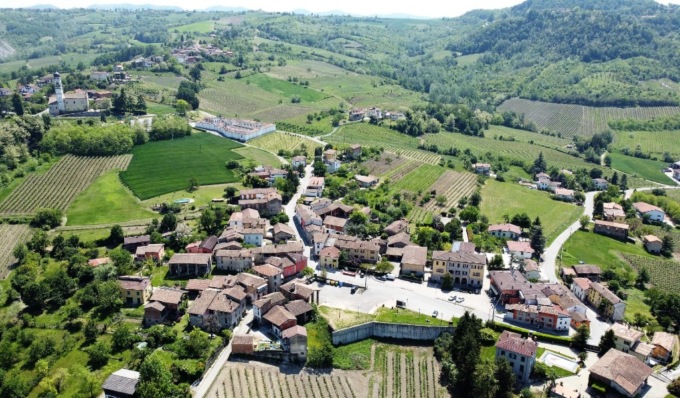 Il “Fiore di Borgoratto Mormorolo”, sei nuovi percorsi escursionistici nell’Oltrepò Pavese
