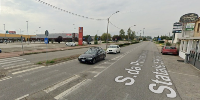 Si ferisce con un carrello a mano durante il turno, dipendente 37enne trasportato in ospedale
