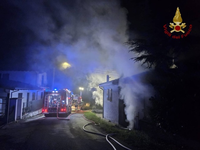 Incendio a Montù Beccaria, quattro persone in ospedale