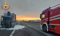 Incendio mezzo pesante in A21, Vigili del Fuoco al lavoro e traffico in tilt