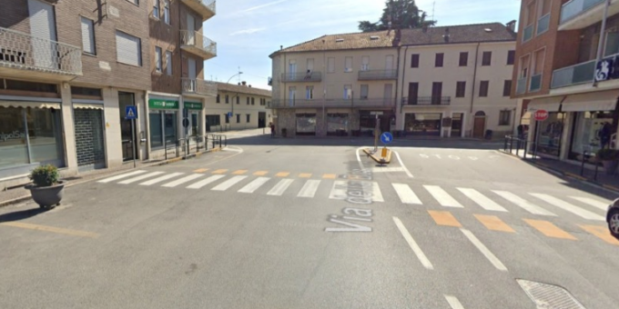 Bambino di 10 anni urtato da un’auto: trasportato all’ospedale in ambulanza