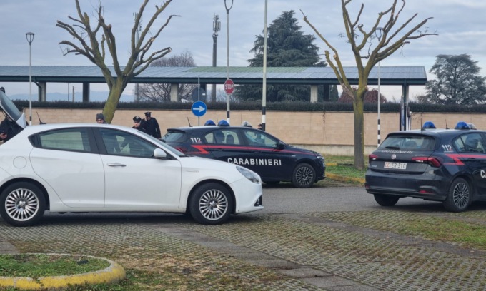 Parla la 24enne accoltellata a Giussano dall’ex di Broni, l’appello: “Non ritirate le denunce”