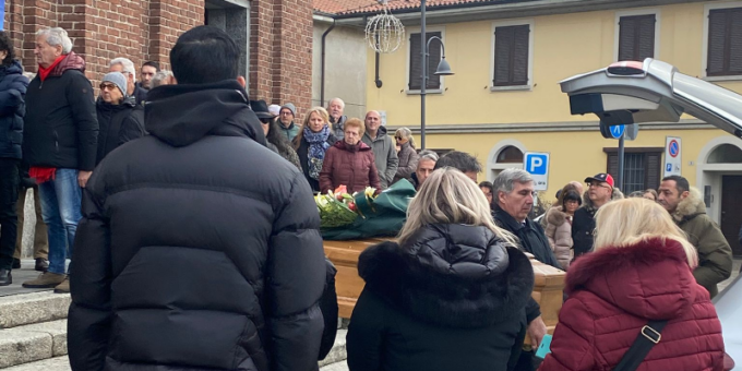 L’ultimo saluto al noto cantante Mario Tessuto, autore di “Lisa dagli occhi blu”