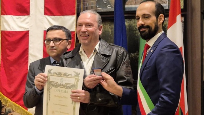 Mauro Repetto, il Comune di Pavia gli consegna la benemerenza civica del San Sirino