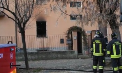 Incendio in cameretta, mamma e figlio di 8 anni in ospedale