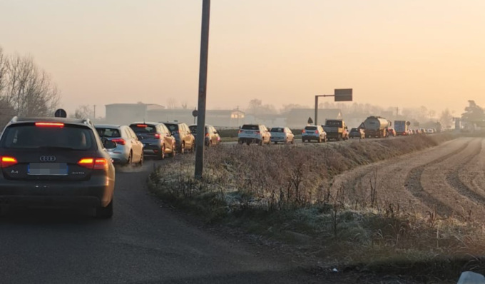 Incidente a Gropello Cairoli, cinque feriti e lunghe code