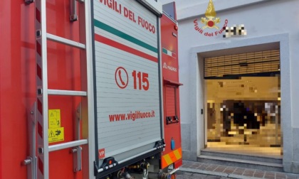 Cortocircuito in un negozio di abbigliamento a Pavia, arrivano i Vigili del Fuoco