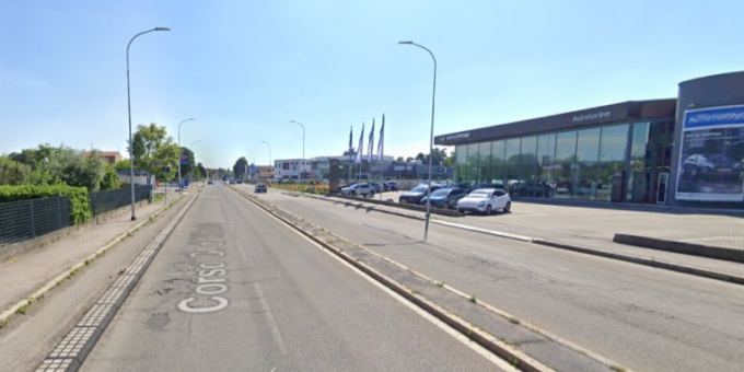 Incidente stradale a Vigevano, un ferito trasportato in ospedale in ambulanza