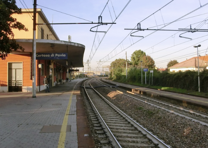 Colpito da un treno alla stazione di Certosa di Pavia, 34enne in ospedale