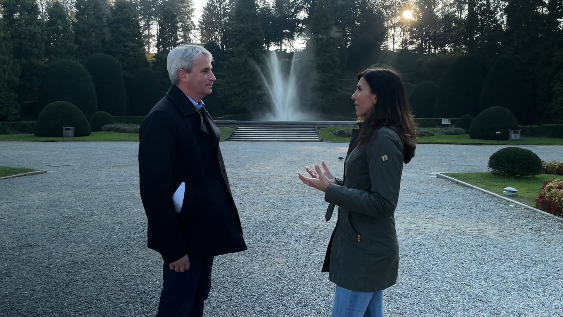 foto intervista sindaco Varese