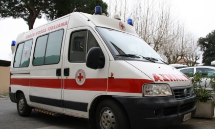 Aggredisce soccorritrice della Croce Rossa e poliziotta... e non era la prima volta