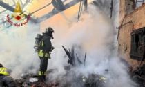 Incendio in cascina disabitata, a Mede arrivano i Vigili del Fuoco