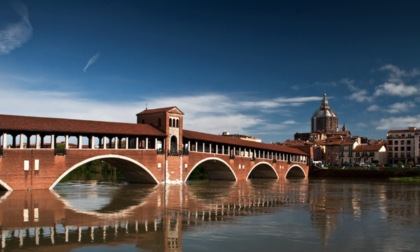 Tassa di soggiorno a Pavia: il Comune accelera, ma le opposizioni frenano