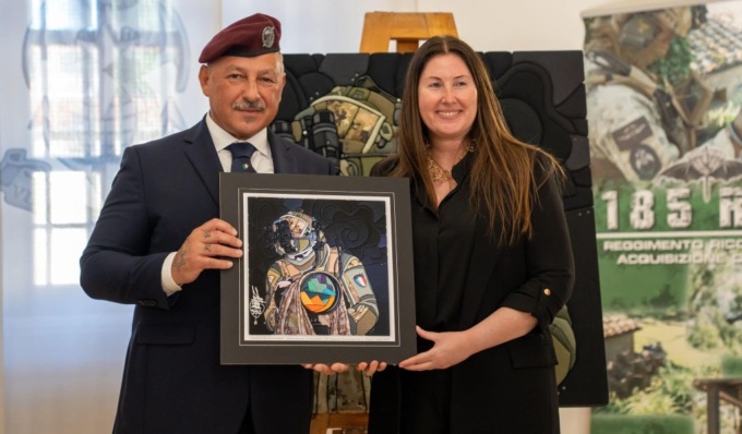 L’Opera “Waiting for the Moment” di Stefano Bressani entra nella collezione della Sala Ricordi della “Folgore”