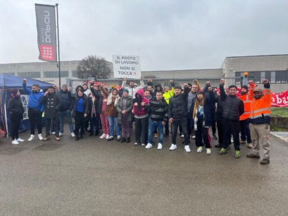 Continua lo sciopero alla Dupon di Badia Pavese, il legale della ditta risponde al Si Cobas