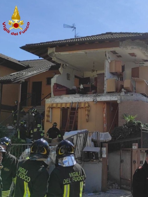 Esplosione villa a Villanterio, l'intervento dei Vigili del Fuoco di Pavia e di Lodi