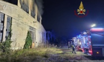 Incendio nell’ex dogana di Voghera, Vigili del Fuoco al lavoro diverse ore per domare le fiamme