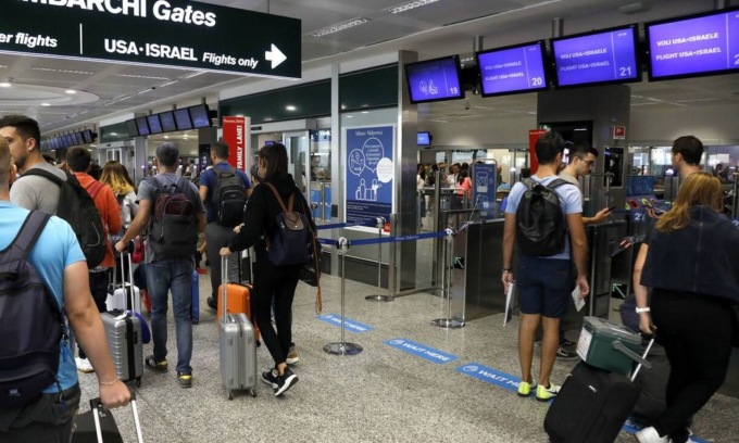 Furto di un Rolex a Malpensa, coppia di Pavia incastrata dalle telecamere