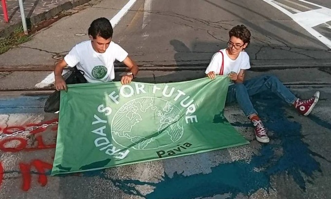 Friday For Future, cinque condanne per l’azione alla Raffineria ENI di Sannazzaro