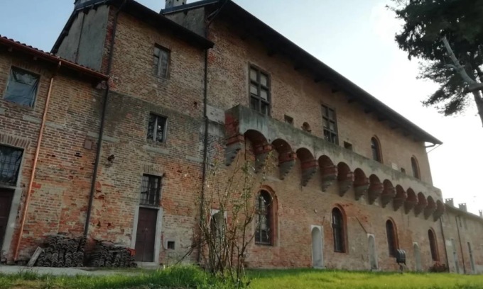 Furto al Castello di Mirabello, rubati tutti i pluviali in rame