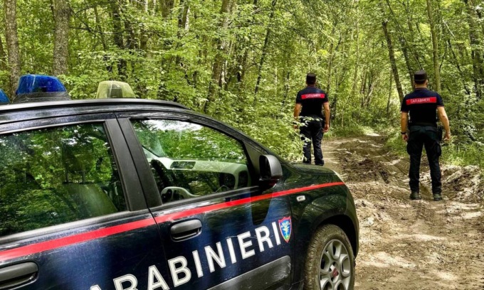 Droga, armi ed estorsione per controllare le piazze di spaccio: quattro in arresto