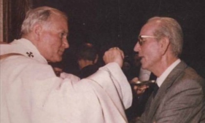 Angelo Gallotti in preghiera: l’ultimo dono spirituale di Don Roberto Oberosler