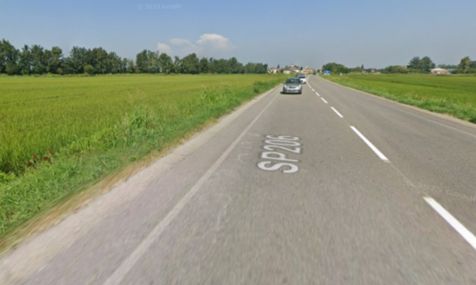 Scontro tra auto e moto, motociclista di 57 anni trasportato in ospedale