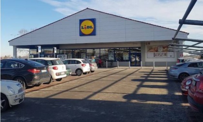 Furto al supermercato: buco nel muro e cassaforte aperta con il flessibile, via con 10mila euro
