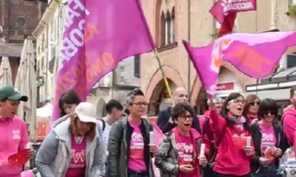 Le Famiglie Arcobaleno scendono in piazza a Pavia: "La legge ancora ci discrimina"