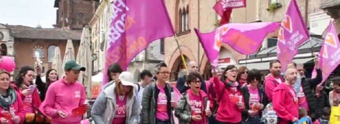 Le Famiglie Arcobaleno scendono in piazza a Pavia: “La legge ancora ci discrimina”