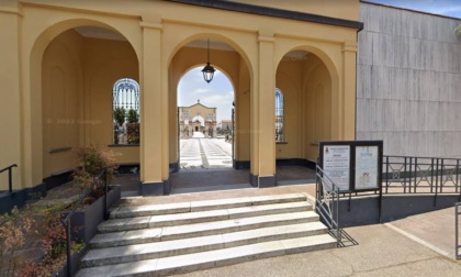 Ladri al cimitero: vogliono rubare grondaie e pluviali in rame, ma trovano solo lamiera dipinta