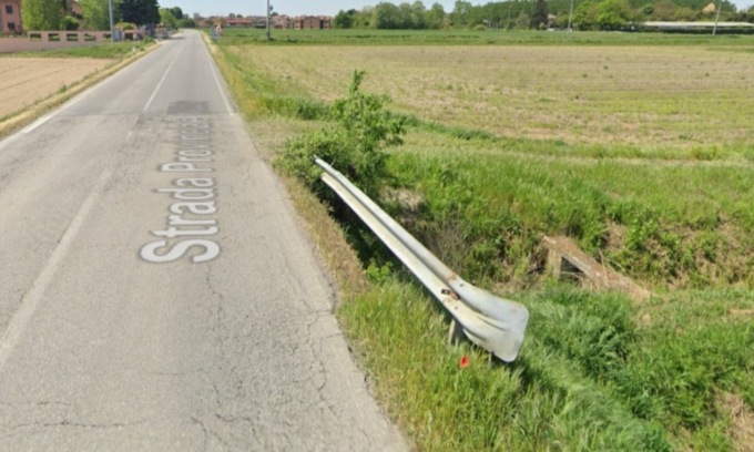 Perde il controllo del veicolo e finisce fuori strada, soccorsa una 73enne
