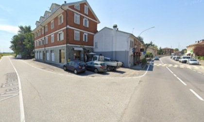 Incidente tra trattore carico di legname e moto, 49enne in ospedale in elisoccorso