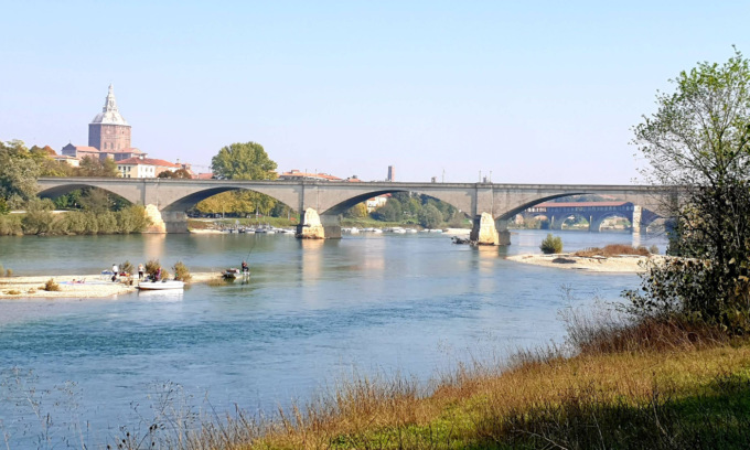 Trascinata dalla corrente del Ticino: 19enne salvata dai Vigili del Fuoco
