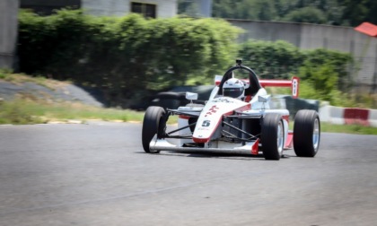 Daniele Brandolini in pista con la Predator PC010: test ufficiali per il pilota della Toscano Racing