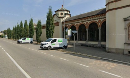 Spaccio di droga vicino al cimitero: due uomini finiscono in manette a Pavia