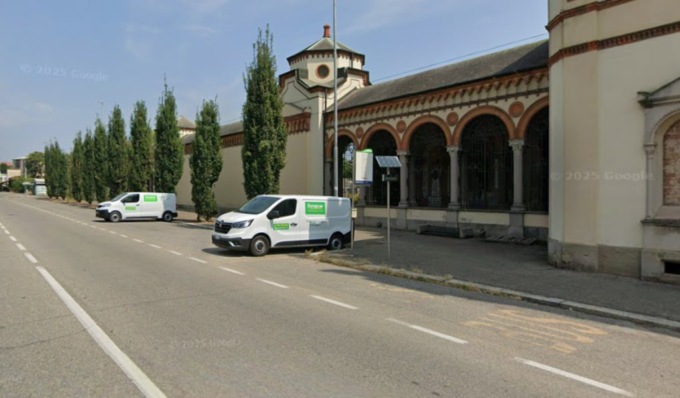 Spaccio di droga vicino al cimitero: due uomini finiscono in manette a Pavia