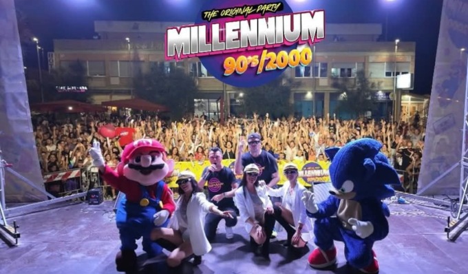 La festa anni ’90 e 2000 sbarca a Cura Carpignano: sabato 26 luglio grande show gratuito al Parco Poma