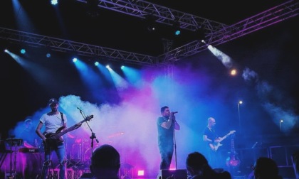 Ferragosto al ritmo degli 883: grande festa in piazza del Carmine con la Nord Sud Ovest Band