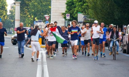Oltre sessanta persone a Pavia corrono per la Palestina insieme al Sindaco Lissia