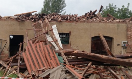 Maltempo in provincia di Pavia: tetti scoperchiati, alberi caduti e tromba d’aria in Oltrepò